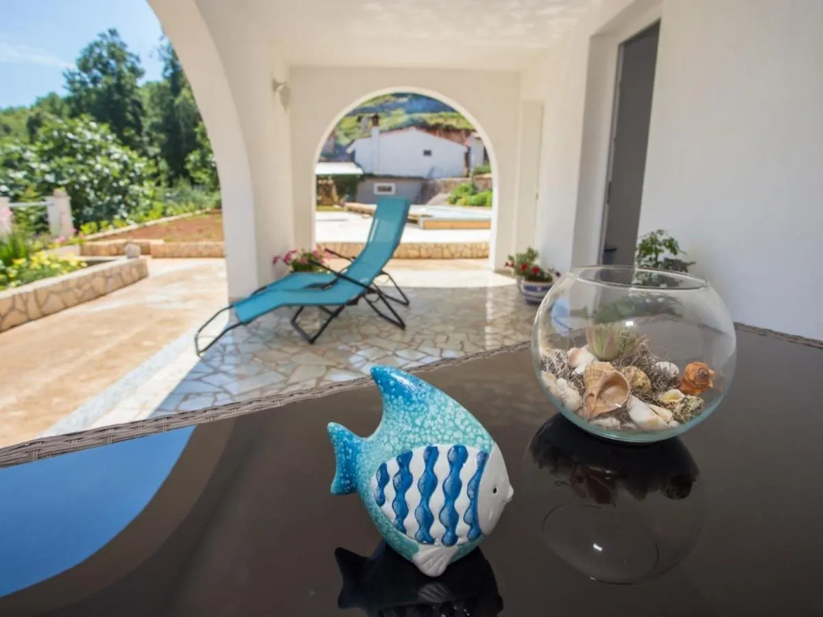 Apartment Rea With Pool Brseč 0*,