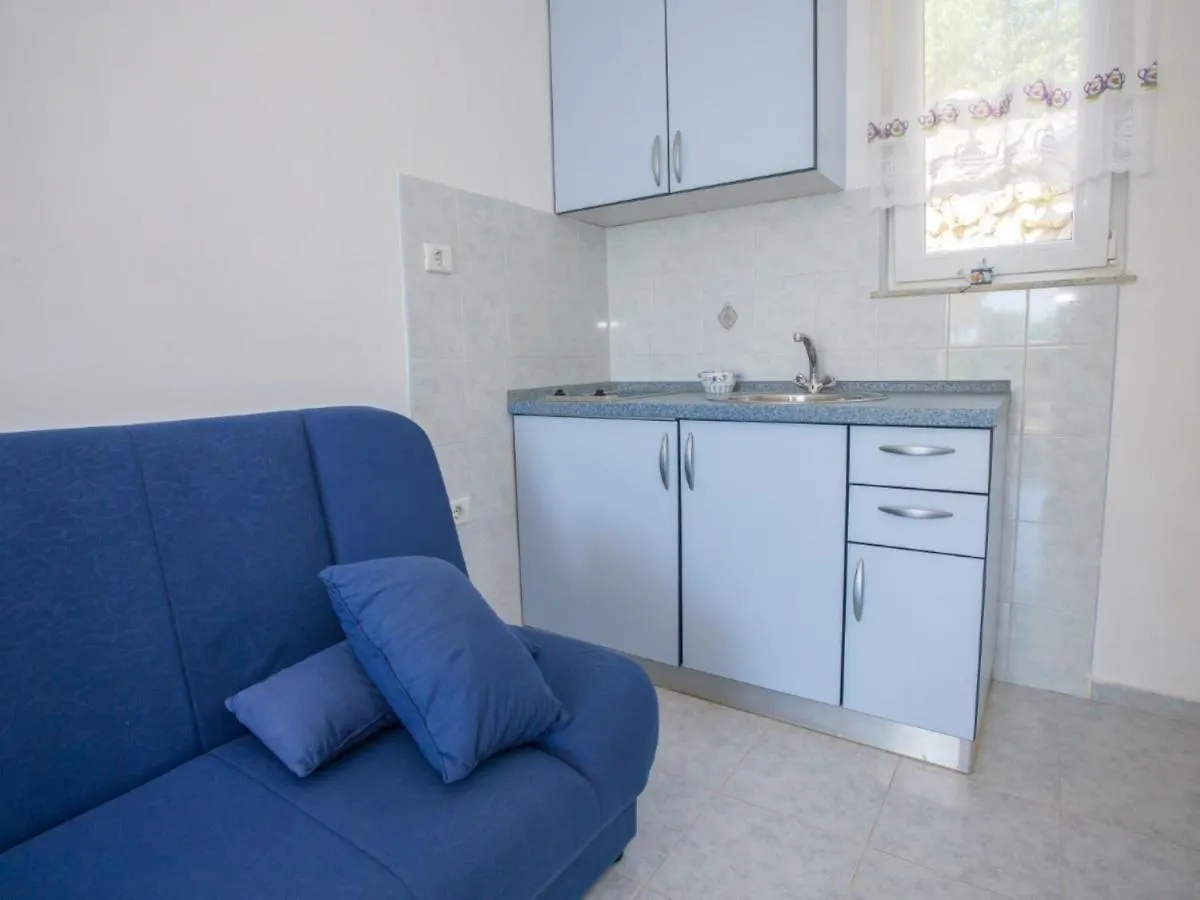 Apartment Rea With Pool Brsec
